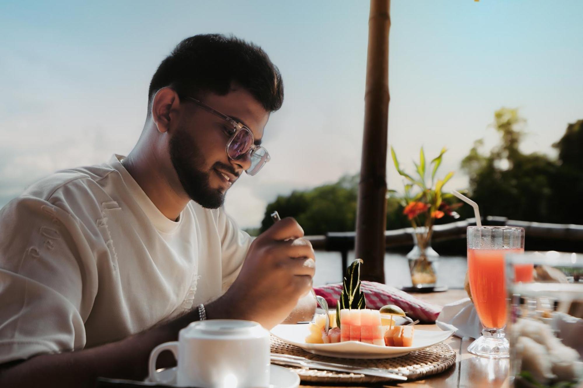 מלון בנטוטה Yathra Houseboat מראה חיצוני תמונה